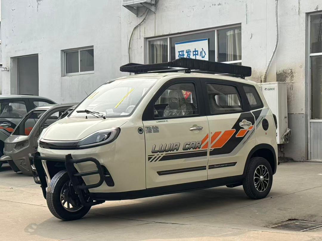 SHEZ Auto vehicle in factory yard